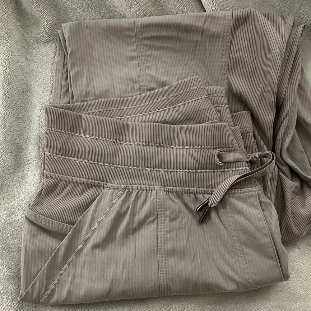 Lululemon Dance Studio ankle/cropped 25” inseam